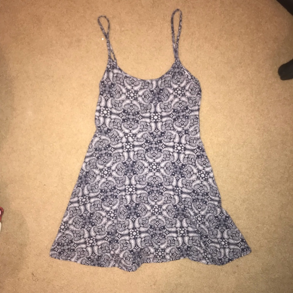 Dress - Picture 2 of 4